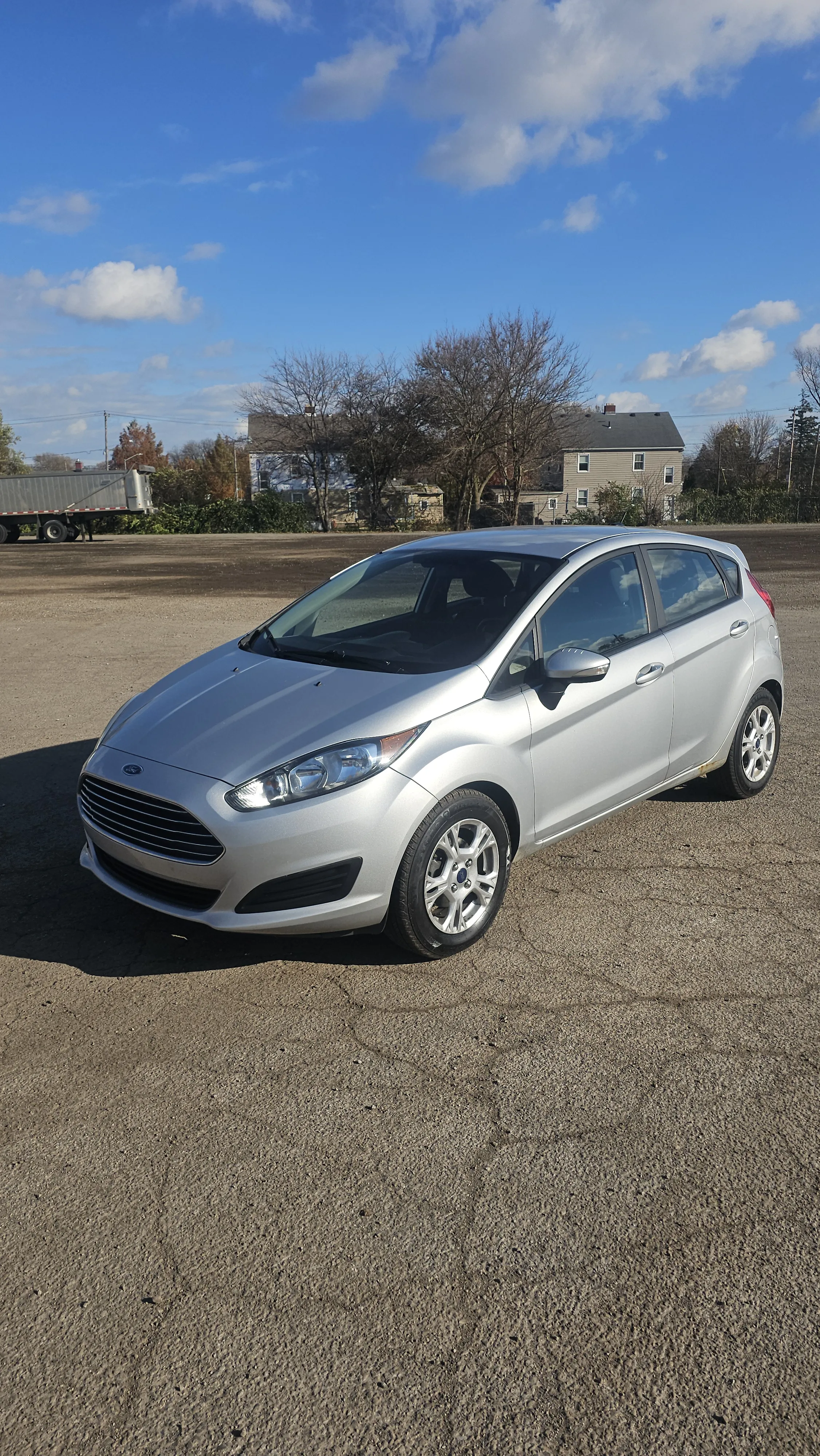 2015 FORD SE