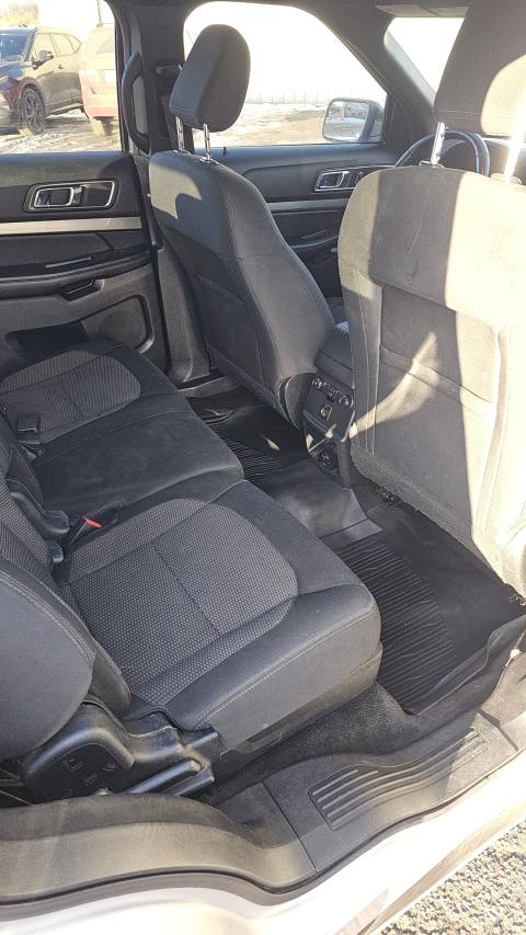 Vehicle photo 13
