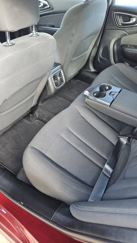 Vehicle photo 13
