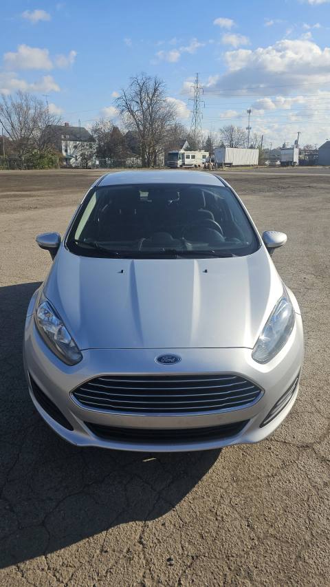 Vehicle photo 1