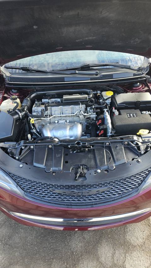 Vehicle photo 9