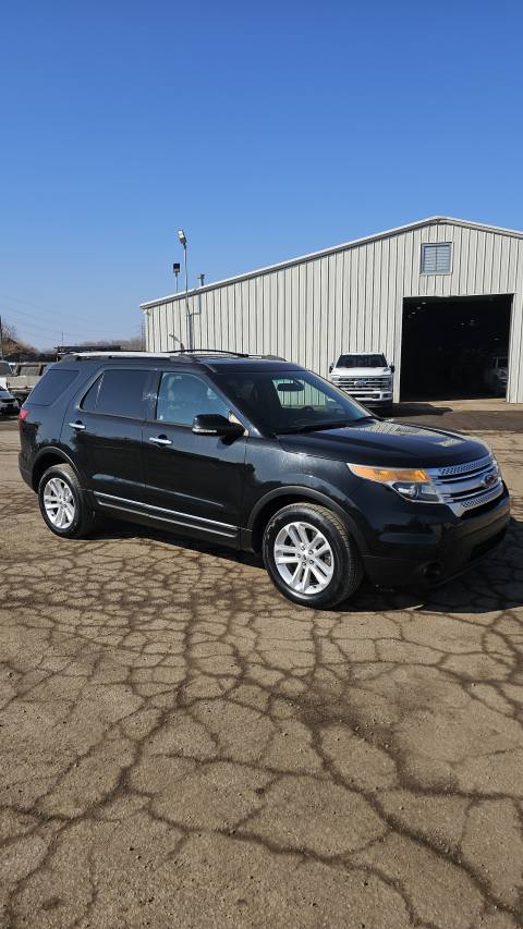 Vehicle photo 3