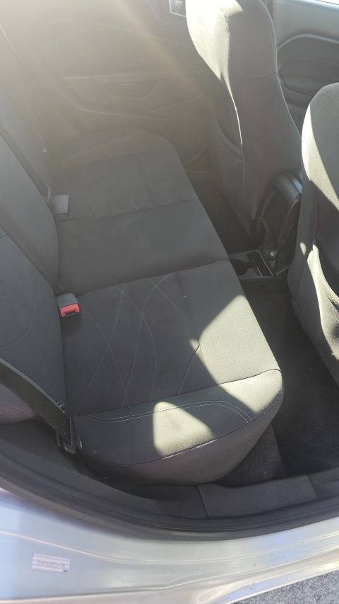 Vehicle photo 13