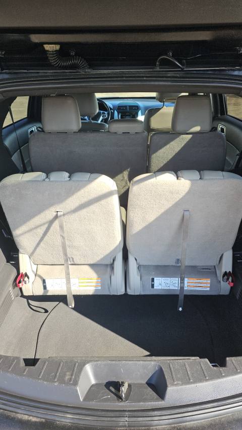 Vehicle photo 10
