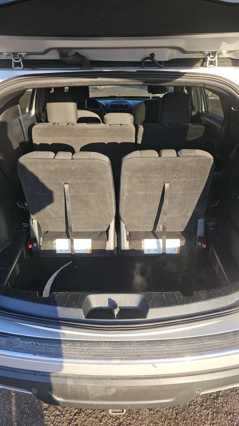 Vehicle photo 9