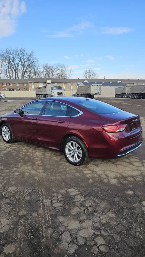 Vehicle photo 6
