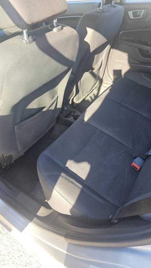 Vehicle photo 12