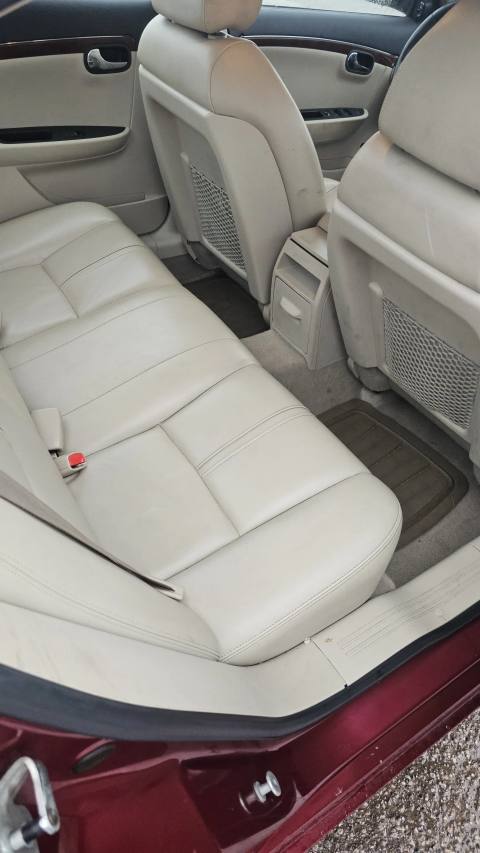 Vehicle photo 12